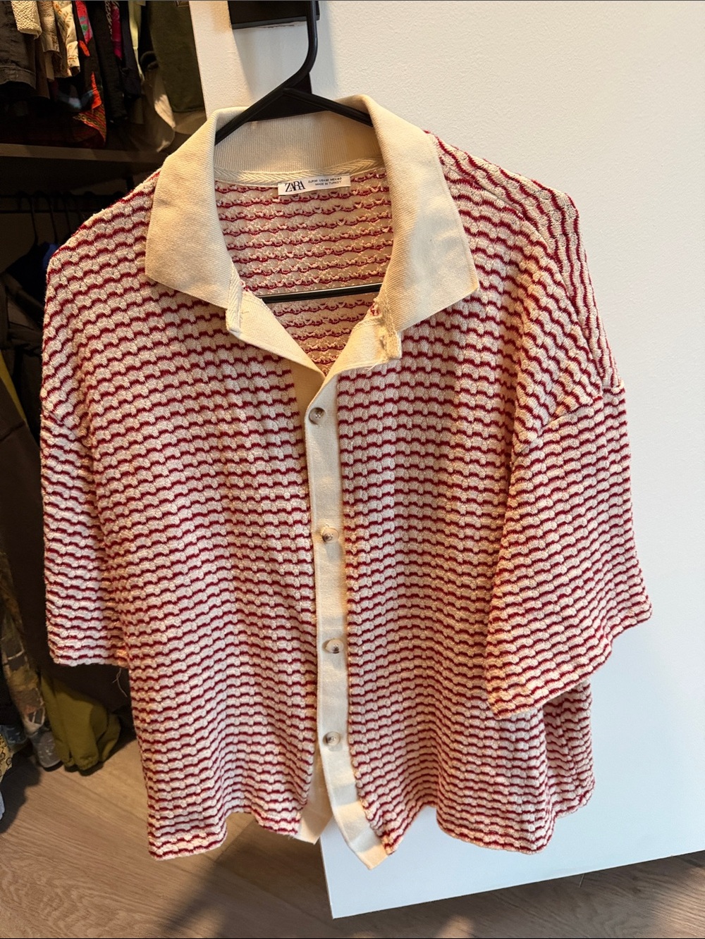 Zara Cream and Red Textured Short-Sleeve Knit Shirt